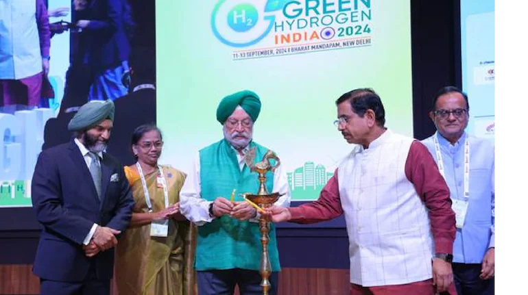 "A futuristic green hydrogen production facility in Pune, India, as part of the Green Hydrogen Valley Project, contributing to clean energy and sustainability."